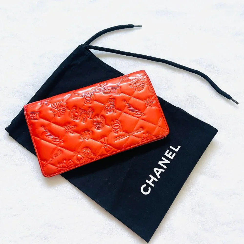 CHANEL Patent Leather Mademoaelle Lucky Symbols Bi-Fold Wallet
